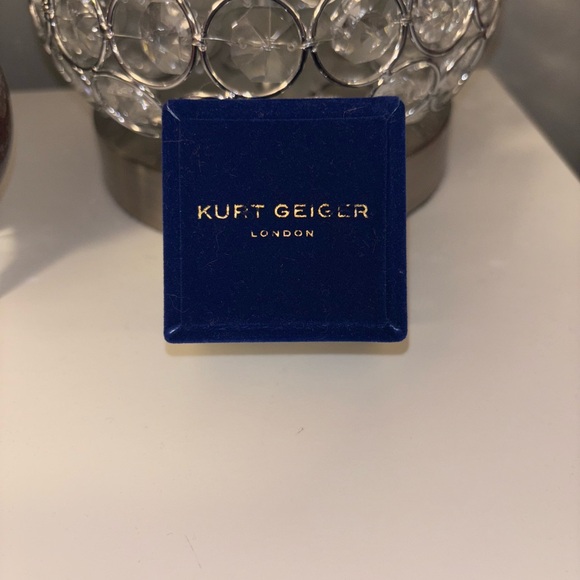 Kurt Geiger Pave Crystal Heart Ring Goldtone size 8 - Picture 7 of 7